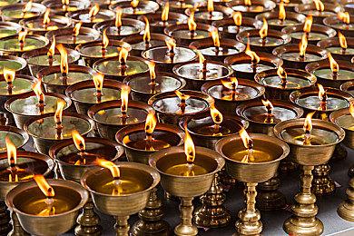 奇幻RPG游戏《辛特堡传说》全新预告放出 7月18日正式推出